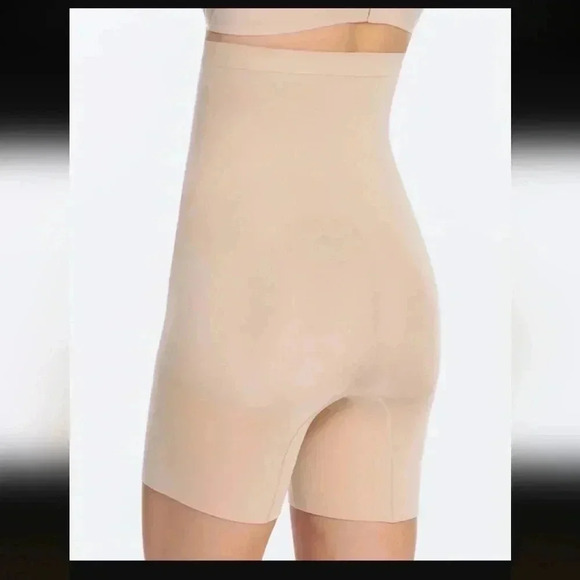 Spanx Oncore High-Waisted Mid-Thigh Shaper Short - Picture 3 of 5